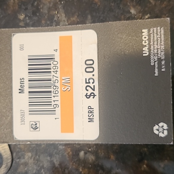 Brand New Under Armor Hat. - Picture 5 of 7